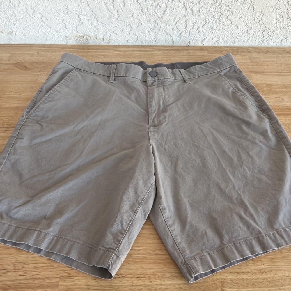 English Laundry Men Sz 34 Flat Front Textured GRAY Short With Flex Waistband